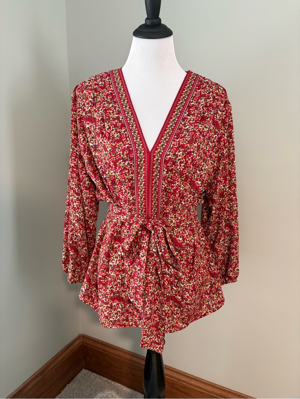 🍁🌺 Rich and Moody Floral V Neck Blouse